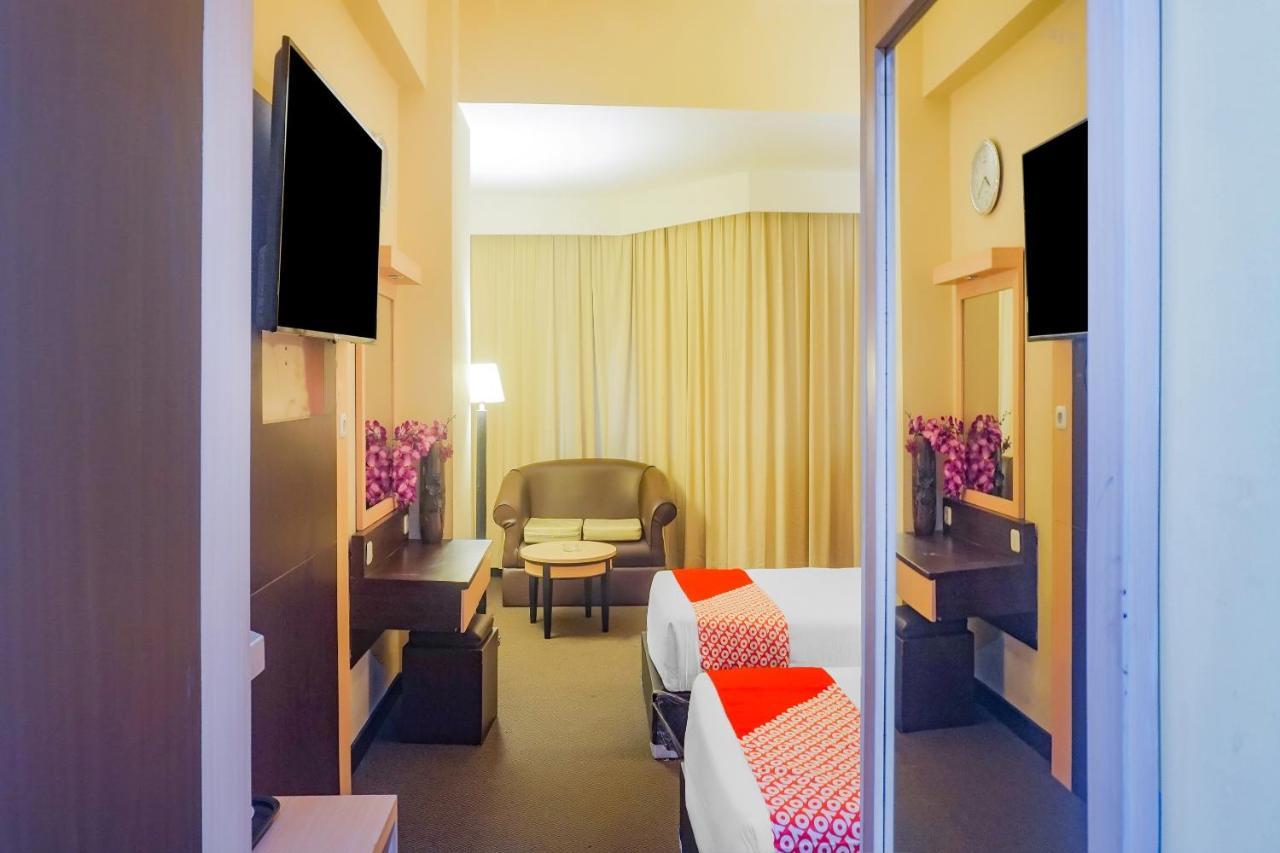 Oyo 3967 Hotel Pantai Wisata Makassar Eksteriør bilde